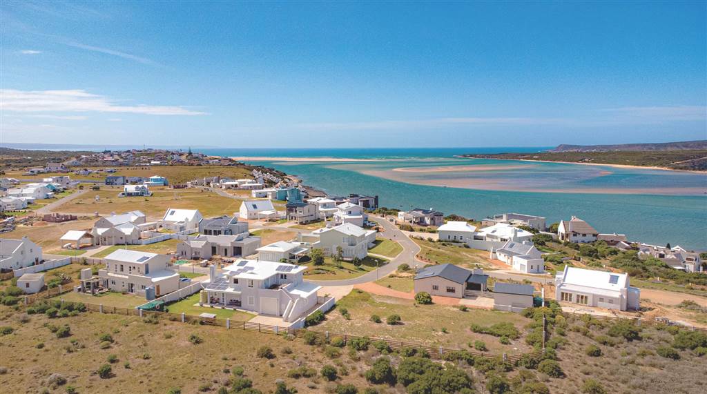 615 m² Land