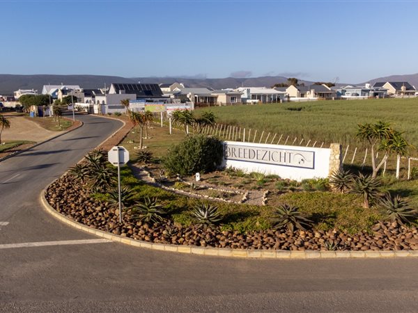 615 m² Land