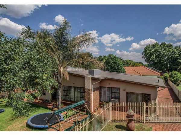 4 Bedroom House 4 Bedroom House
