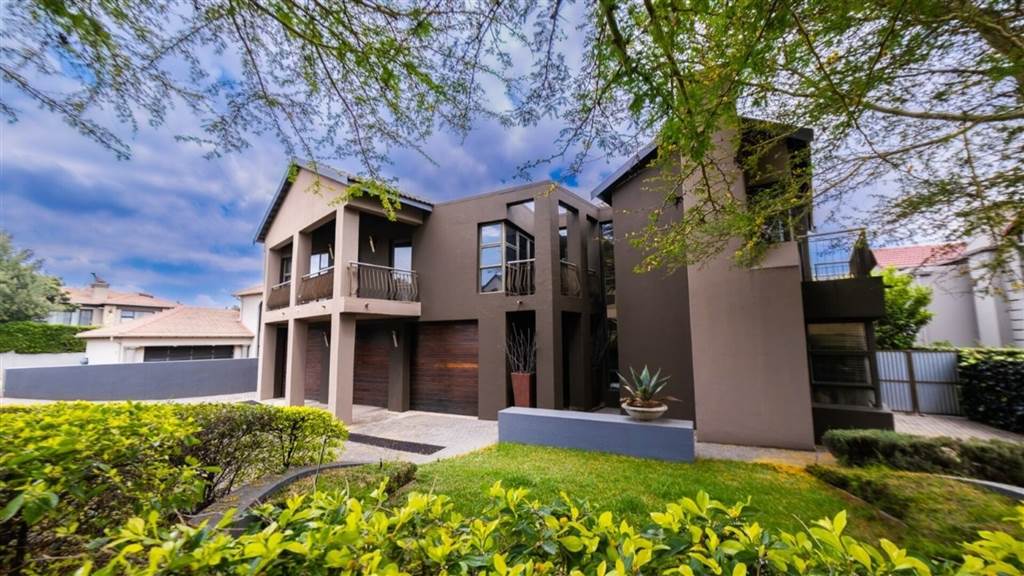 6 Bedroom House 6 Bedroom House