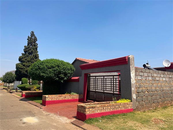 3 Bedroom House 3 Bedroom House