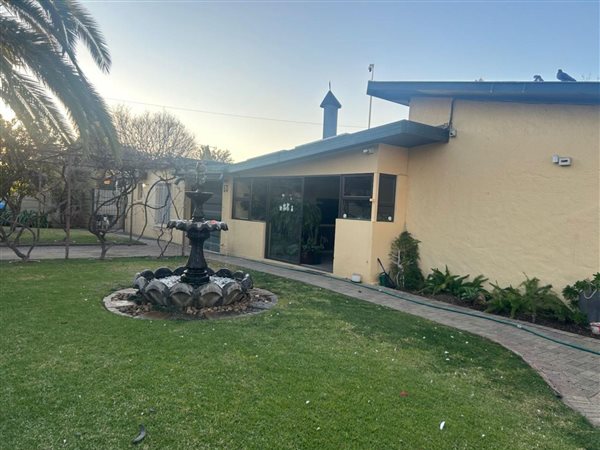 4 Bedroom House 4 Bedroom House