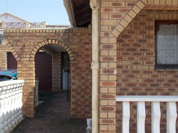 4 Bedroom House 4 Bedroom House