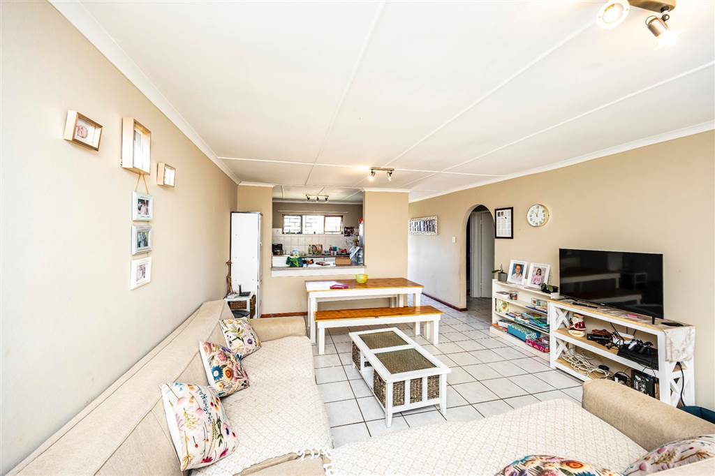 2 Bedroom House 2 Bedroom House