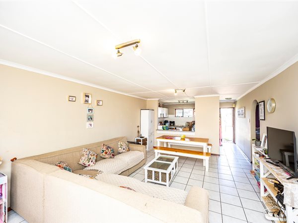 2 Bedroom House 2 Bedroom House