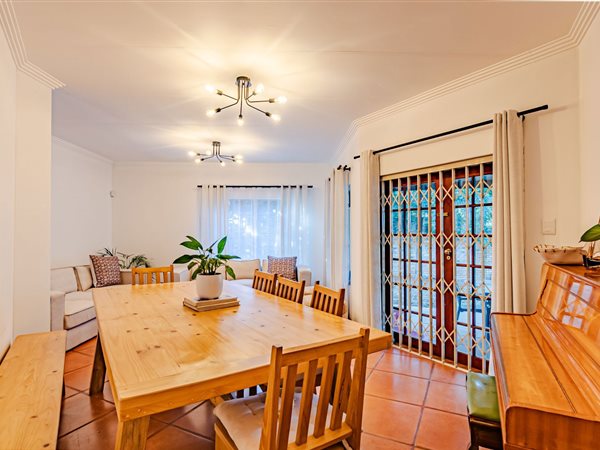4 Bedroom House 4 Bedroom House