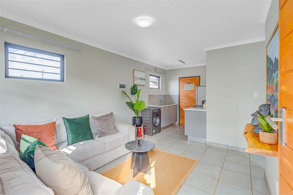 2 Bedroom House 2 Bedroom House