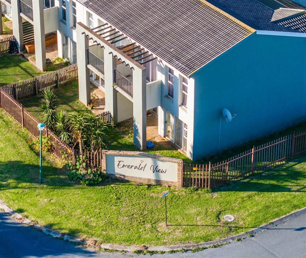 2 Bedroom Townhouse 2 Bedroom Townhouse