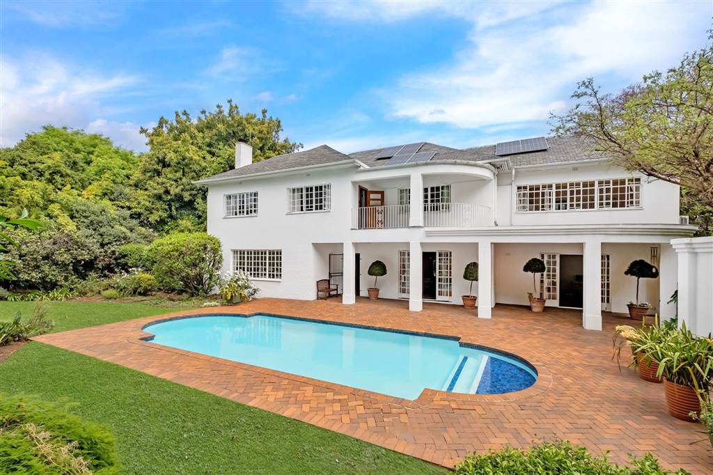 4 Bedroom House 4 Bedroom House