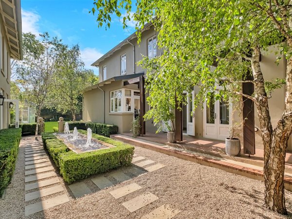 5 Bedroom House 5 Bedroom House
