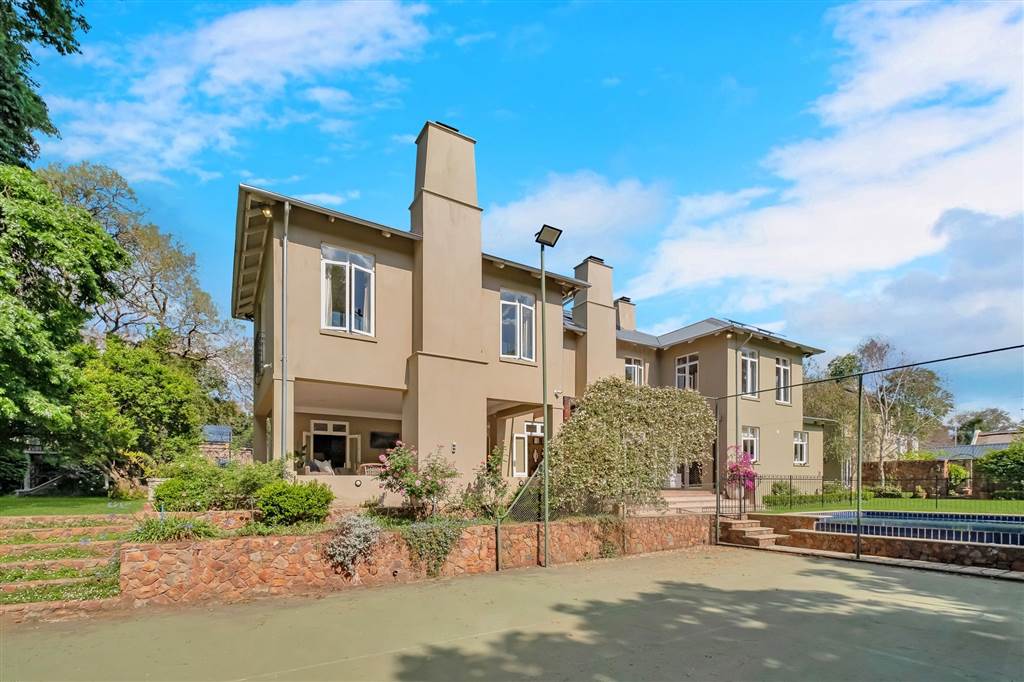 5 Bedroom House 5 Bedroom House