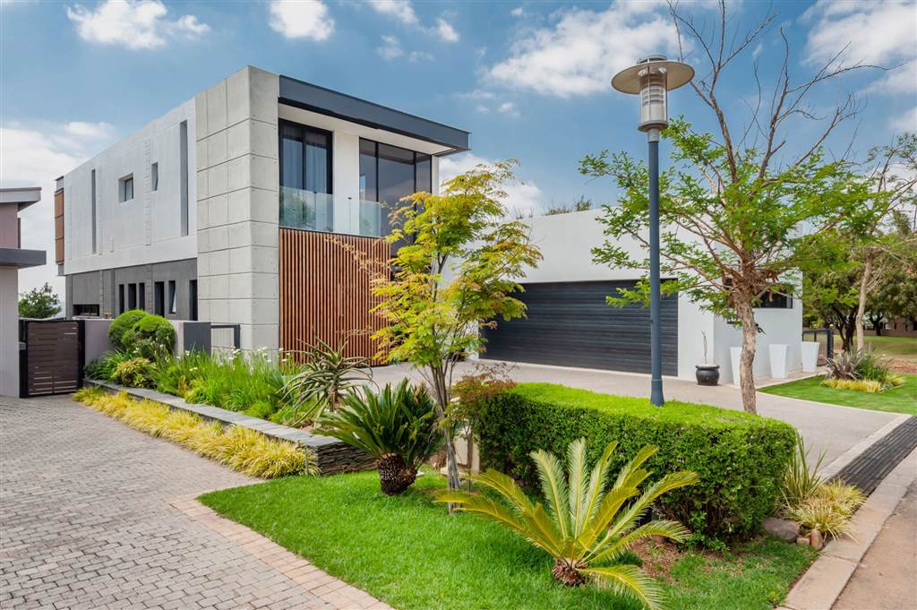 4 Bedroom House 4 Bedroom House
