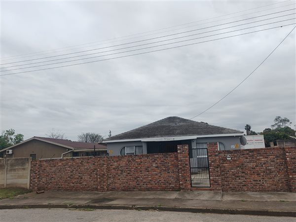 4 Bedroom House 4 Bedroom House
