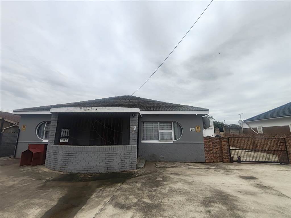 4 Bedroom House 4 Bedroom House