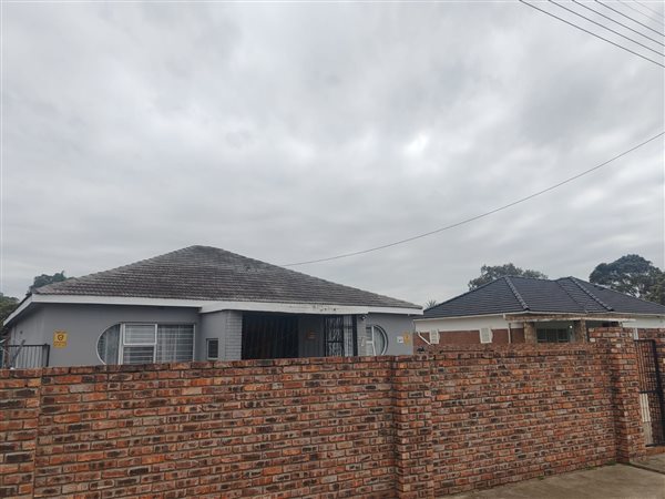 4 Bedroom House 4 Bedroom House
