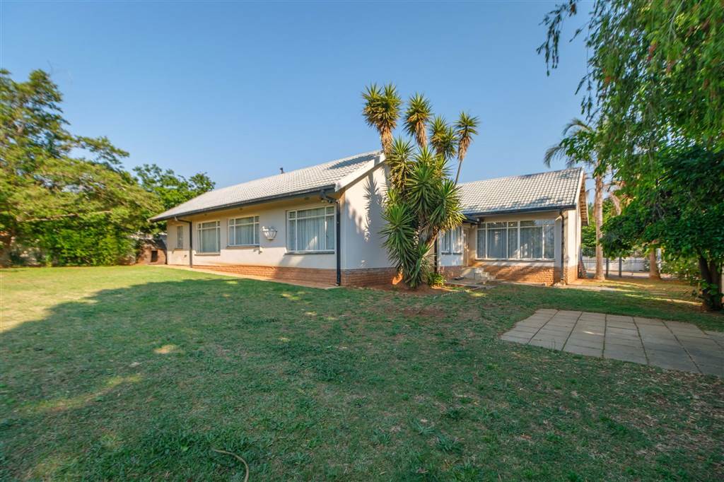 4 Bedroom House 4 Bedroom House