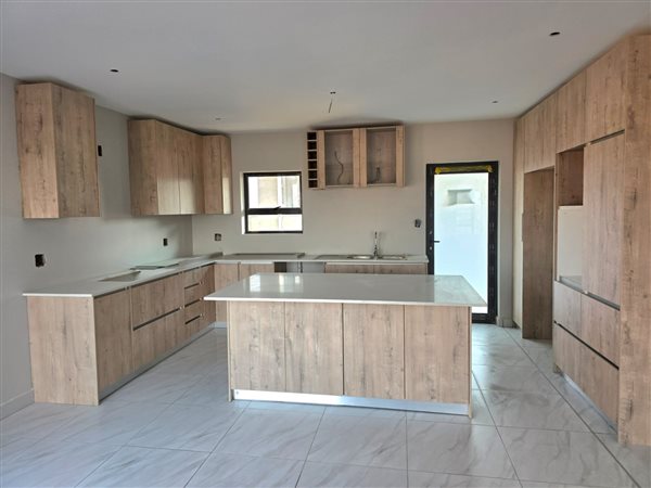 3 Bedroom Townhouse