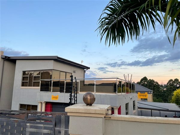 4 Bedroom House 4 Bedroom House